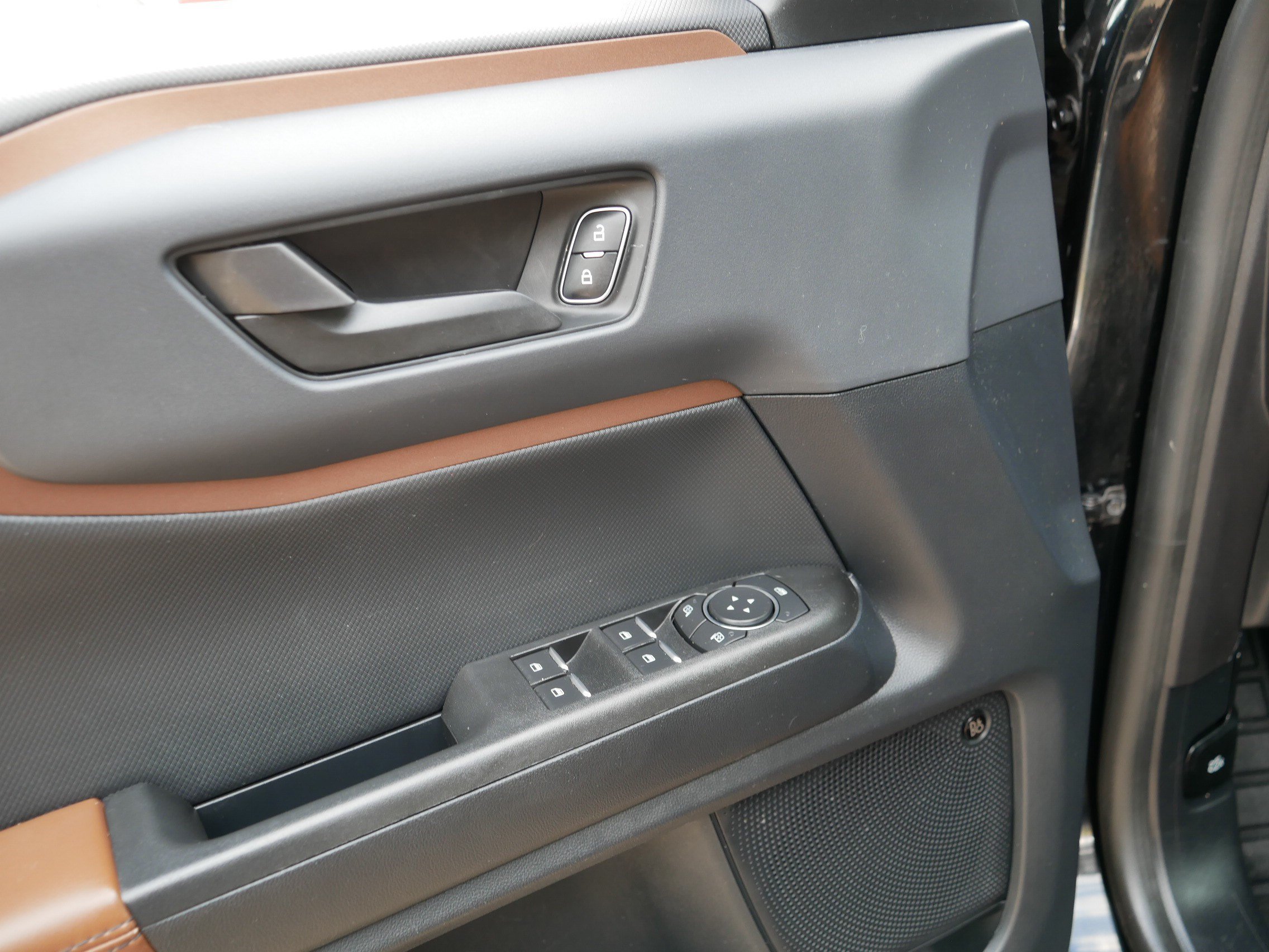Used 2022 Shadow Black Ford Outer Banks image 19