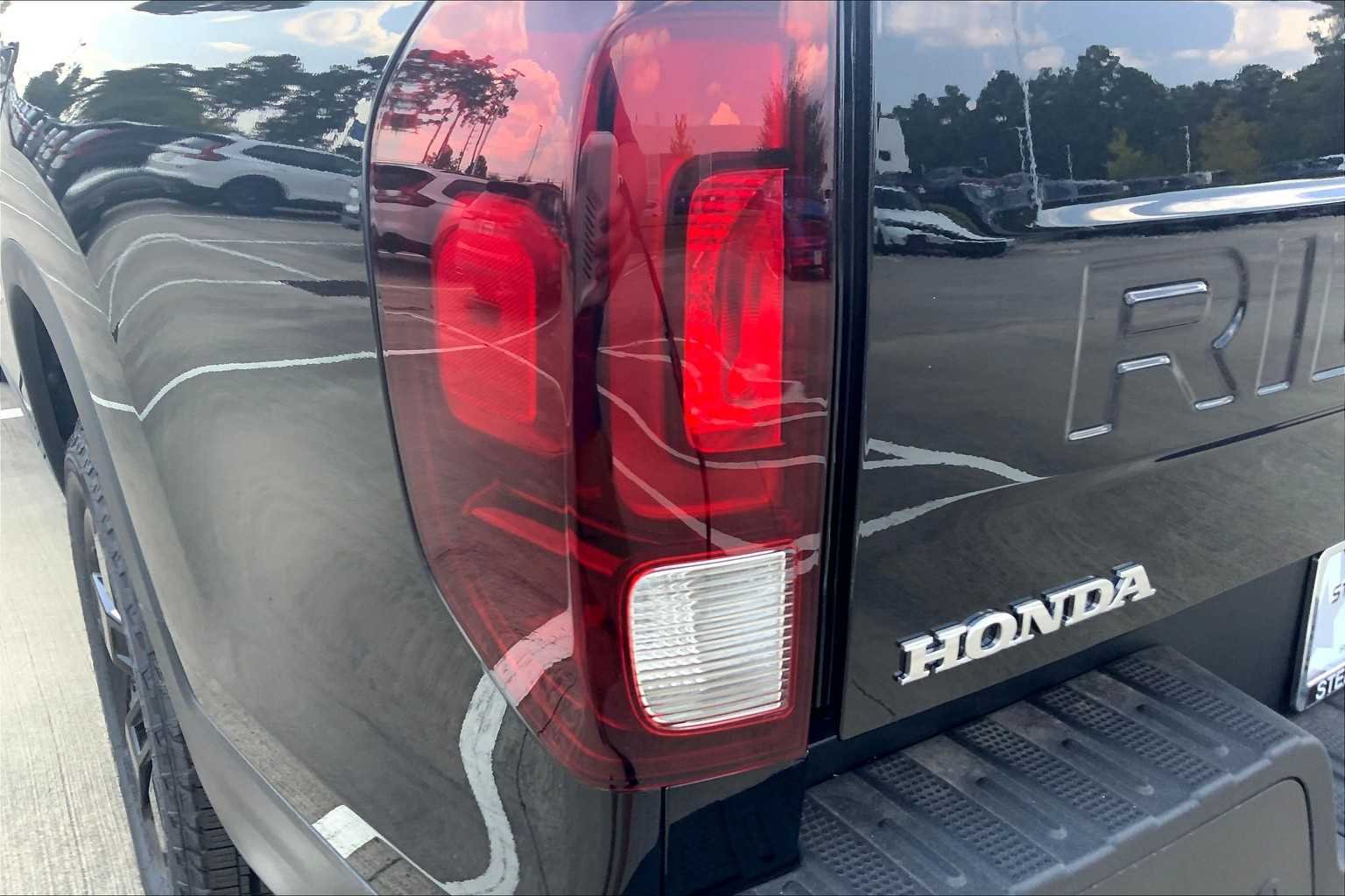 2025 Honda Ridgeline Black Edition - Photo 12
