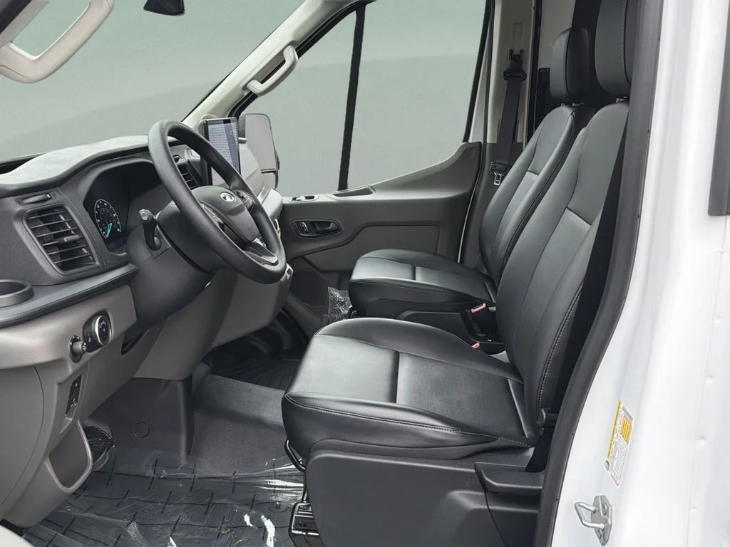 New 2025 Oxford White Ford Cargo Van image 41