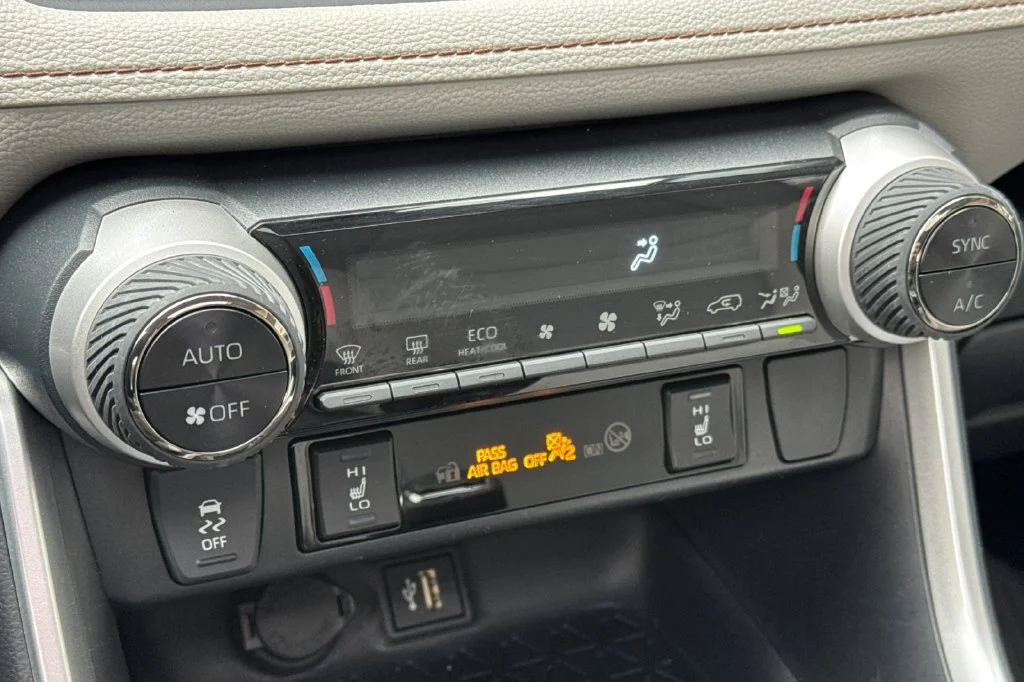 2024 Toyota RAV4 XLE Premium - Photo 21