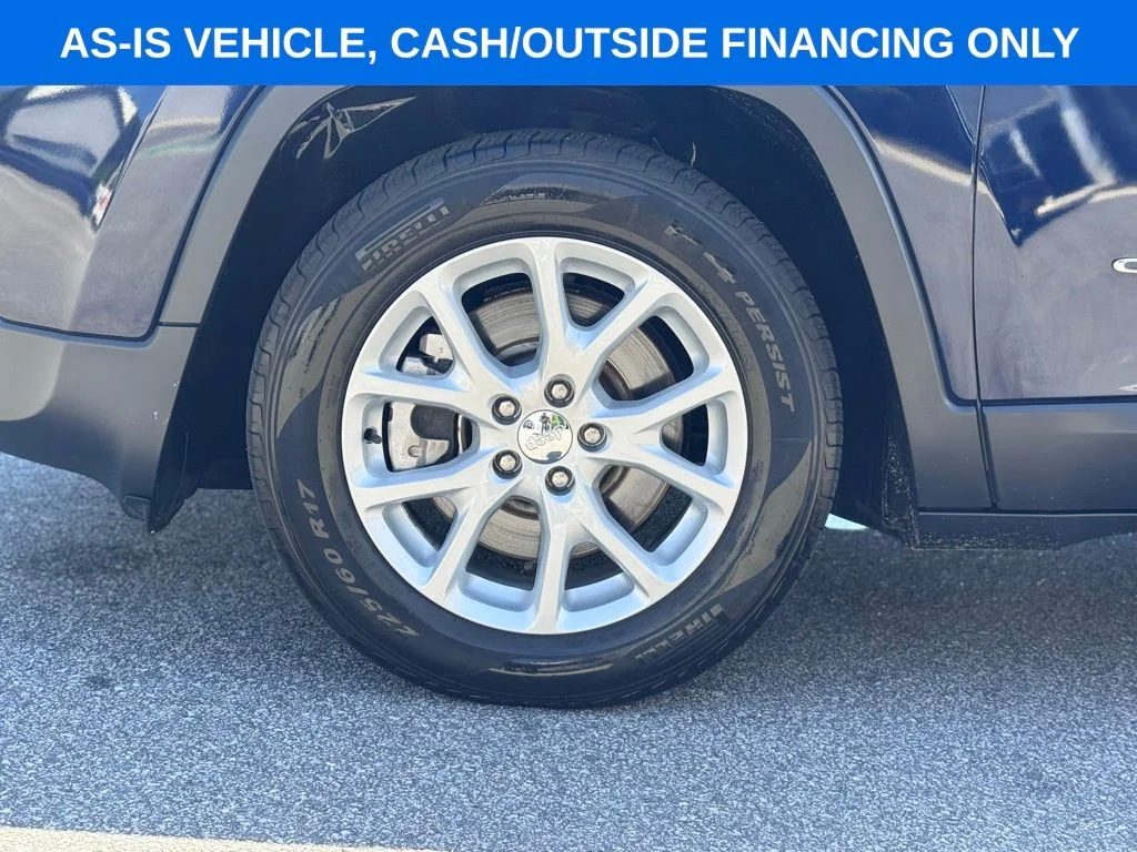 Used 2014 True Blue Jeep Latitude image 8