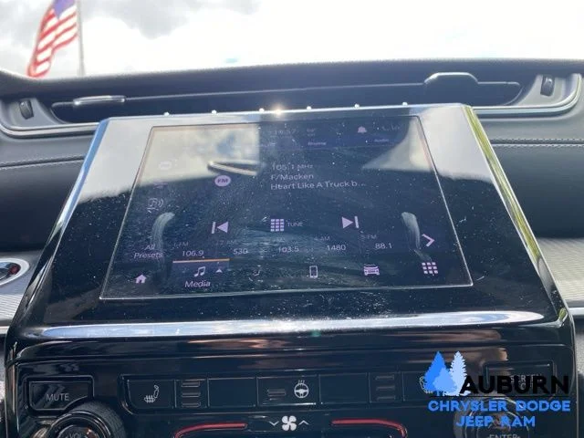 Used 2025 White Jeep Altitude image 44