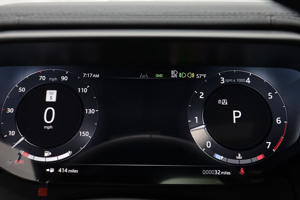 New 2026 Borasco Grey LAND ROVER SE image 8