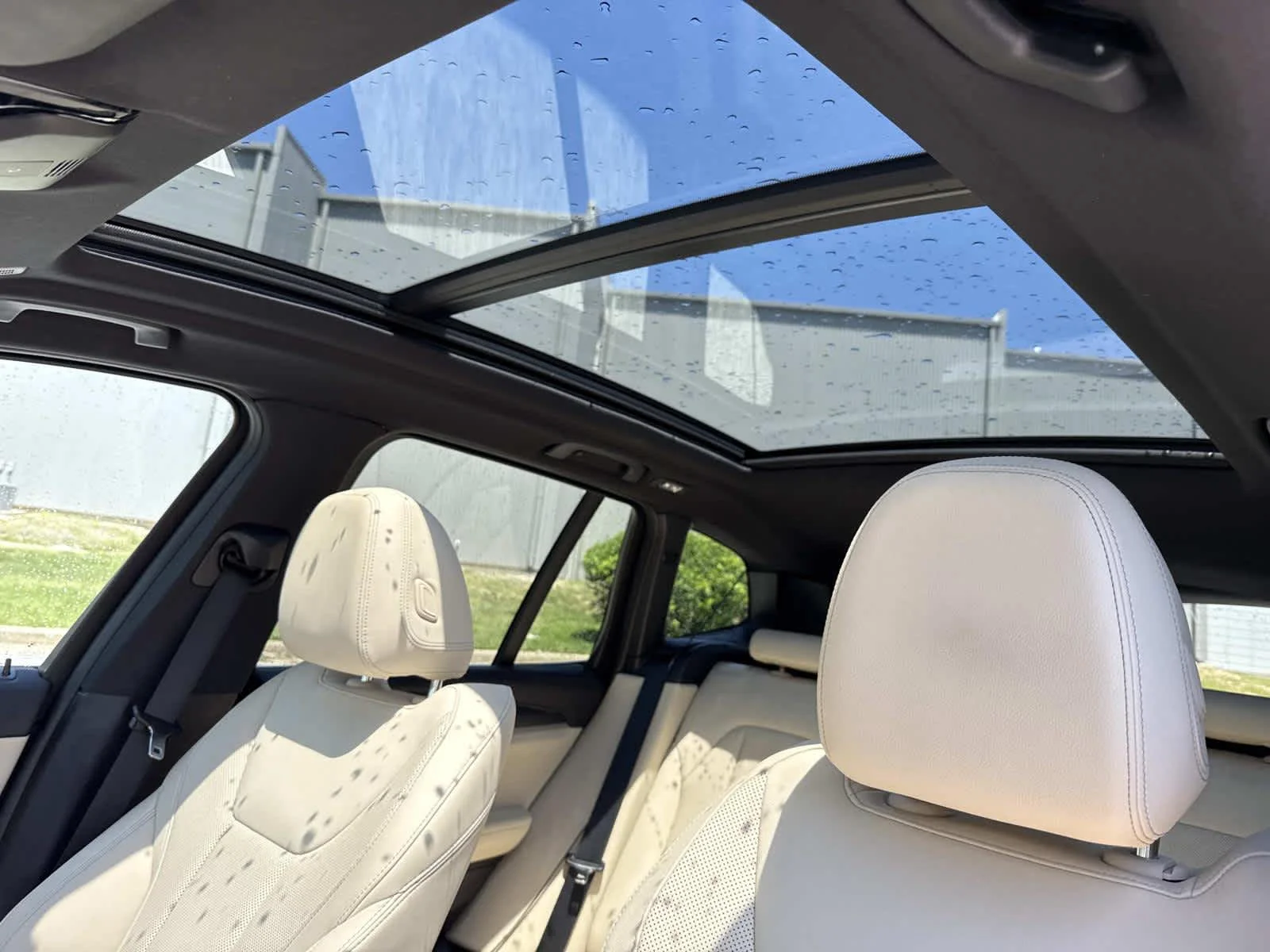Used 2024 Phytonic Blue Metallic BMW xDrive30i image 7