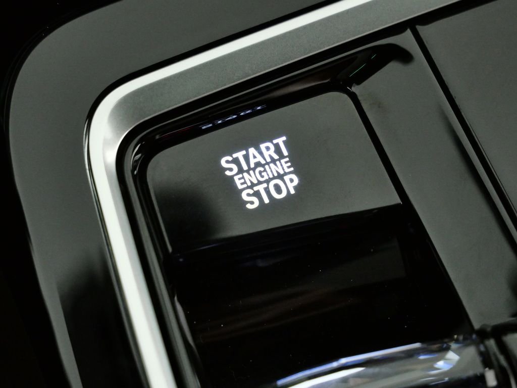 2025 BMW 7 Series 750e - Photo 46