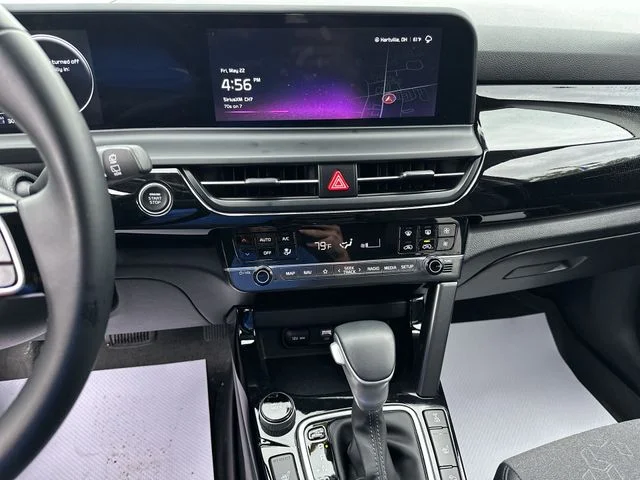 Used 2024 Black Kia X-Line image 14