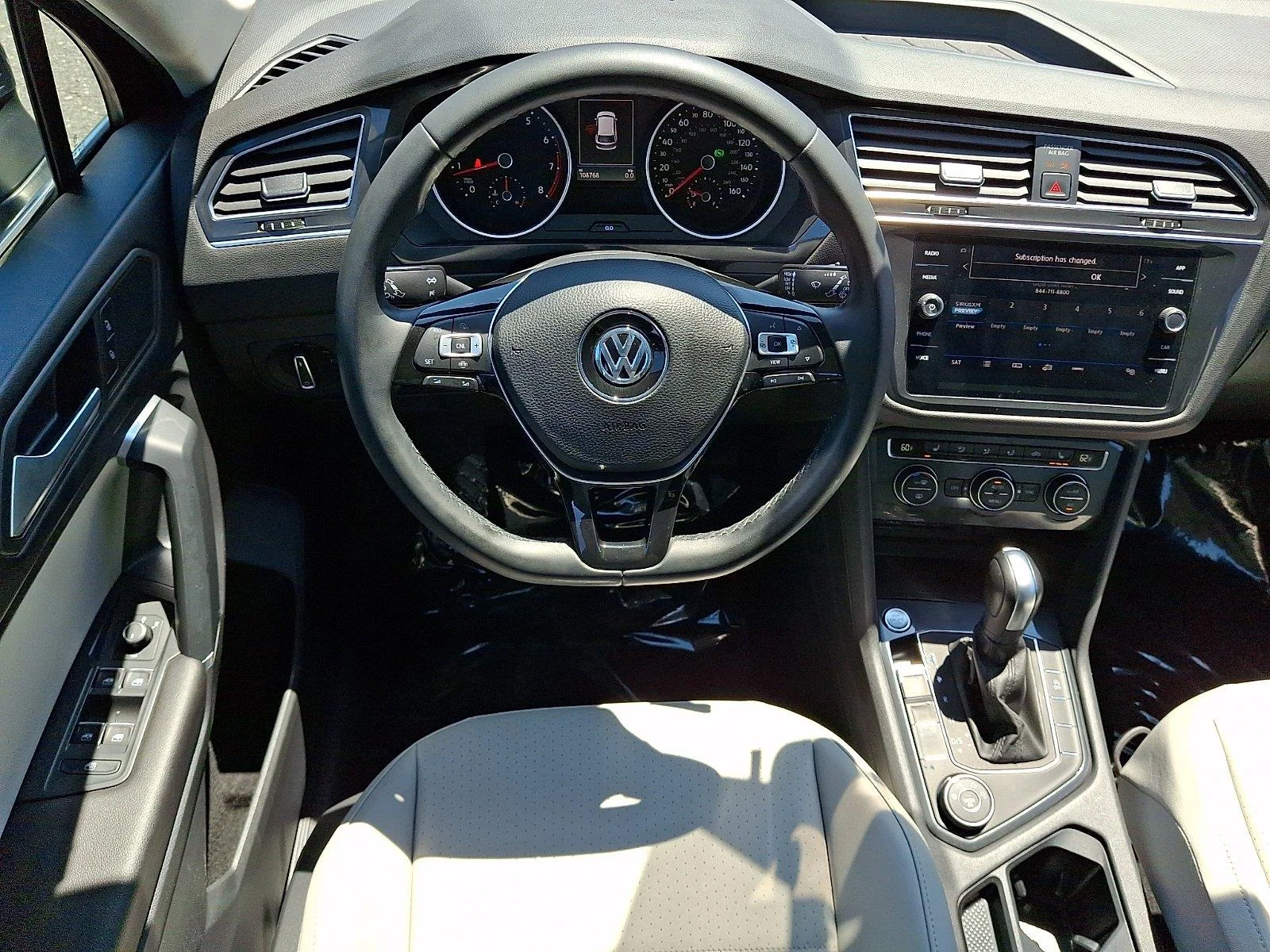 Used 2020 Platinum Gray Metallic Volkswagen SE image 13