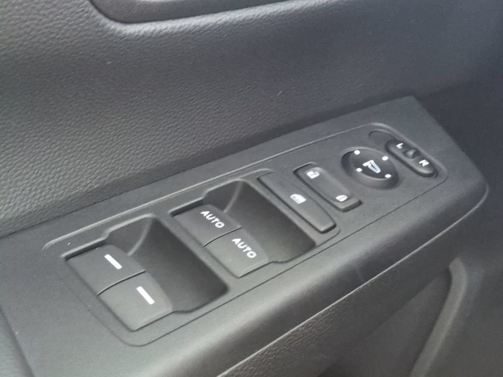 Used 2025  Honda EX image 31