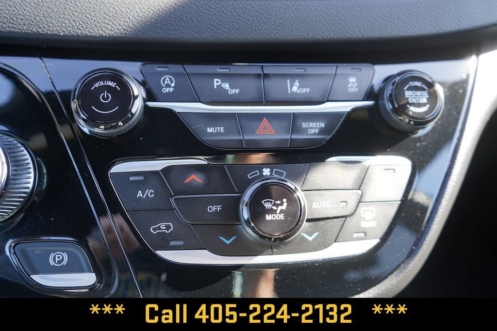 2025 Chrysler Pacifica Select - Photo 34