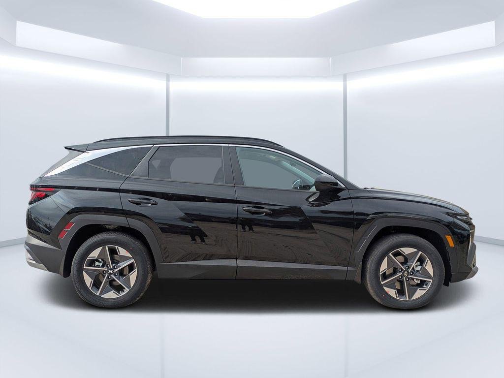 New 2026 Black Hyundai SEL FWD image 2