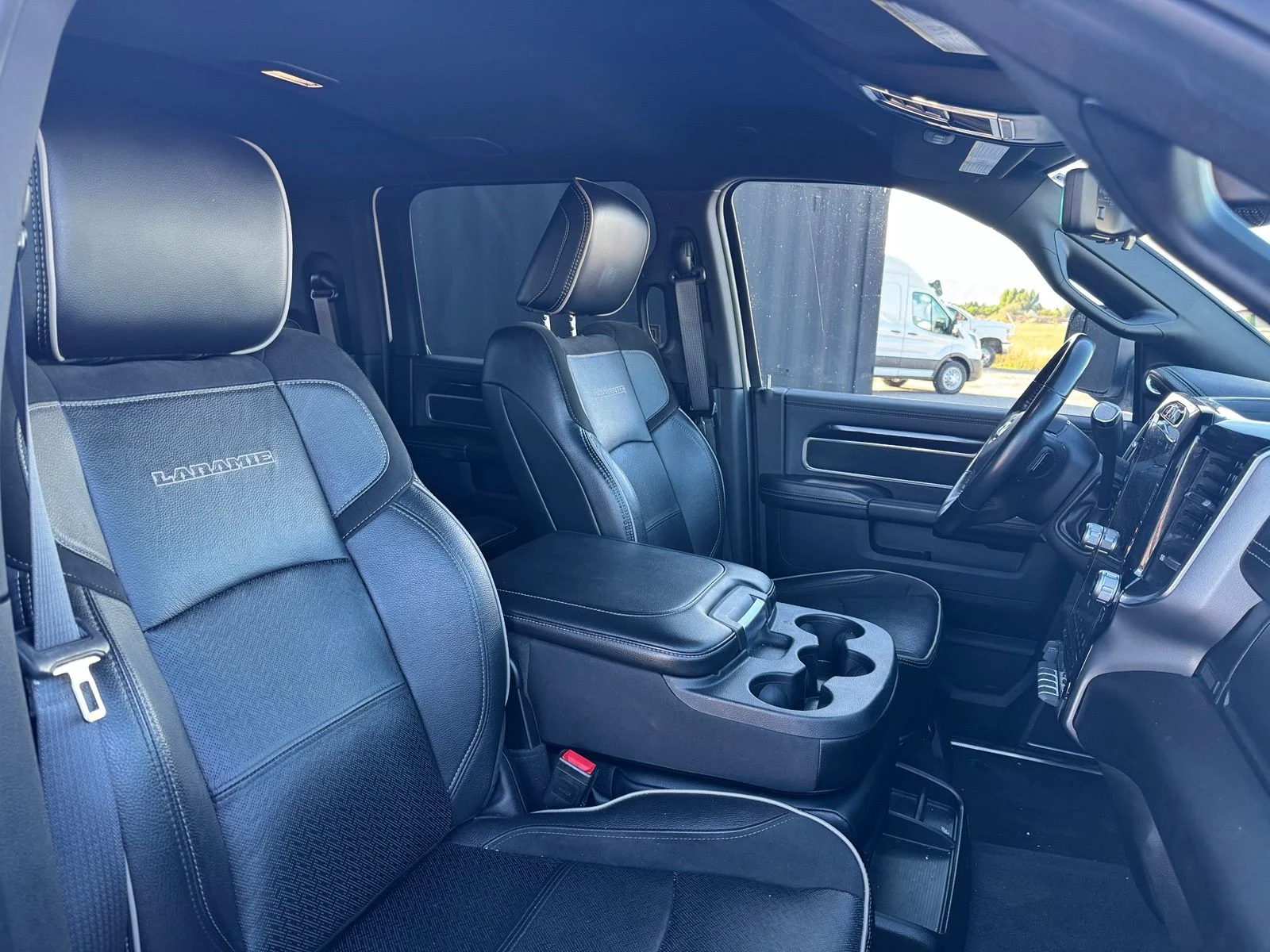 Used 2022 White Ram Laramie image 12