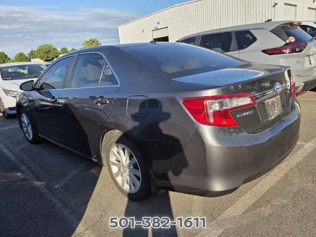 Used 2014 Gray Toyota XLE image 2