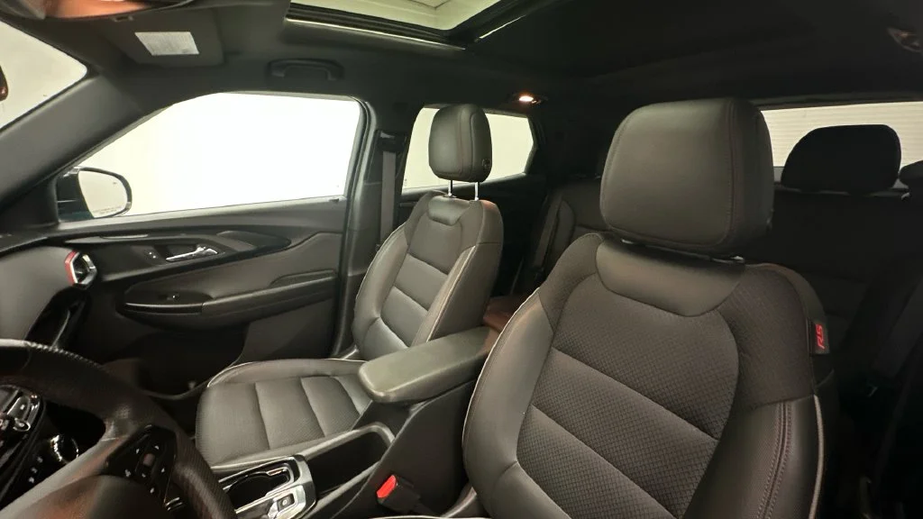 Used 2022 Blue Chevrolet RS image 9