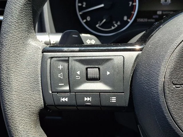 Used 2021 Silver Nissan SV image 22