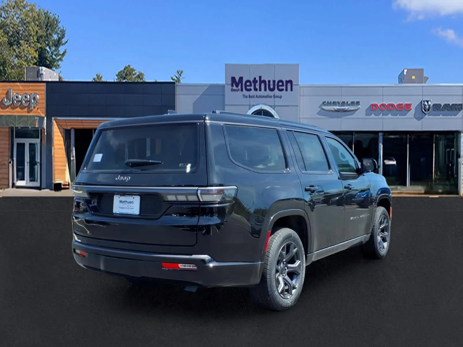 New 2026 High Gloss Black Exterior Paint Jeep Limited Altitude image 7