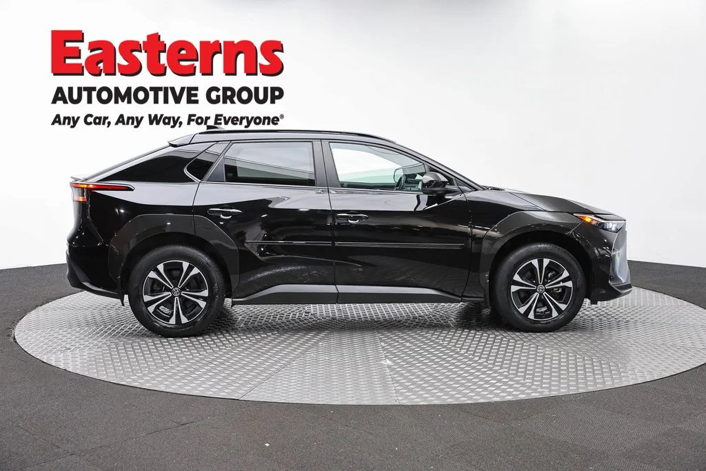 Used 2023 Black Toyota XLE image 4