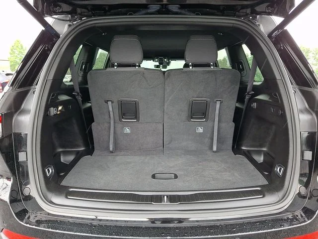 Used 2025 Black Jeep Laredo image 29