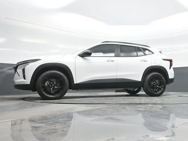 New 2026 Summit White Chevrolet LT image 21