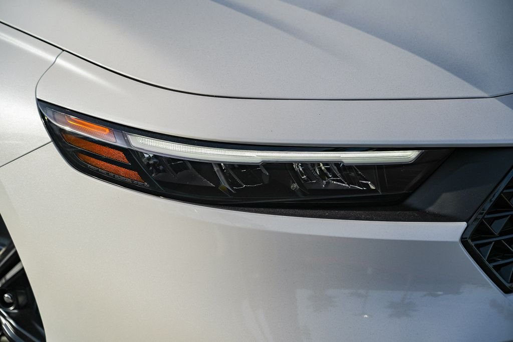New 2026 Platinum White Pearl Honda Sport-L image 2