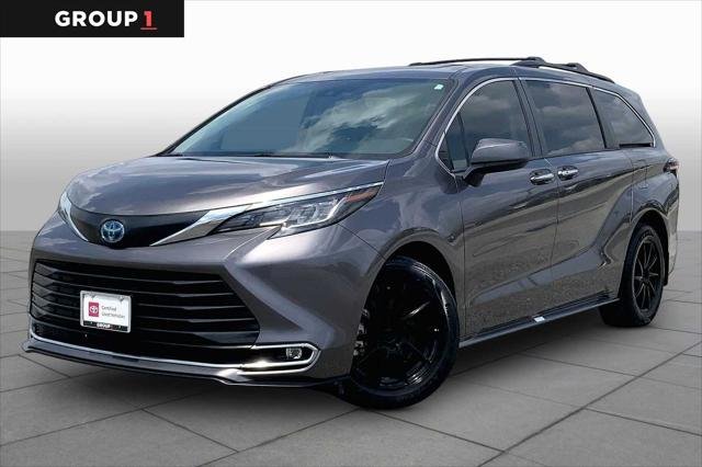 Certified Pre-Owned 2022 Toyota SIENNA XLE FWD In-Transit