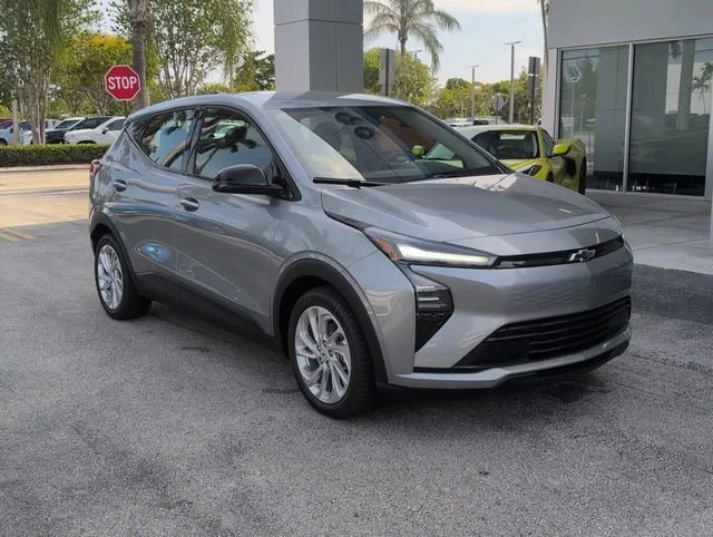 2027 Chevrolet Bolt EV LT Auto's photo