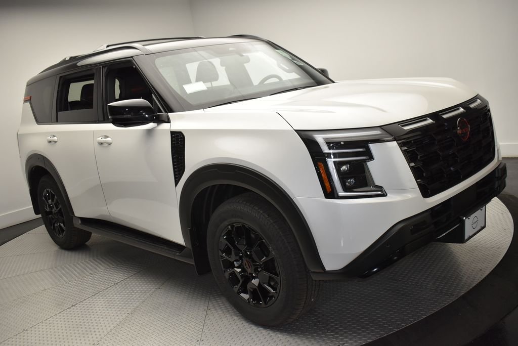 New 2026 Aspen White TriCoat / Super Black Two-tone Nissan PRO-4X® image 3