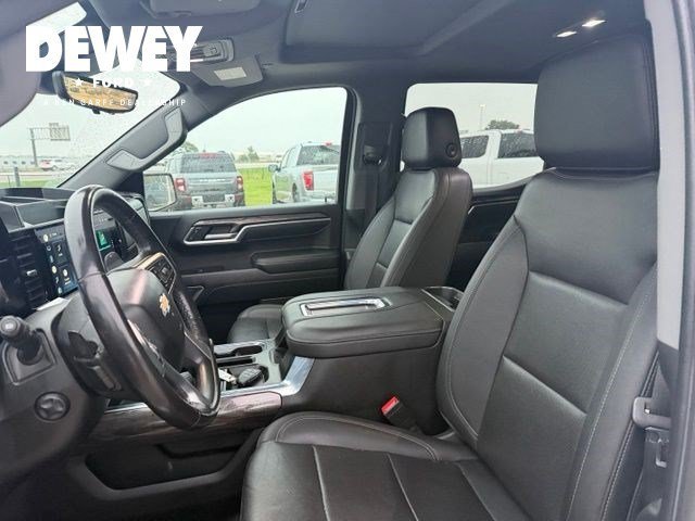 Used 2022 Summit White Chevrolet LTZ image 16