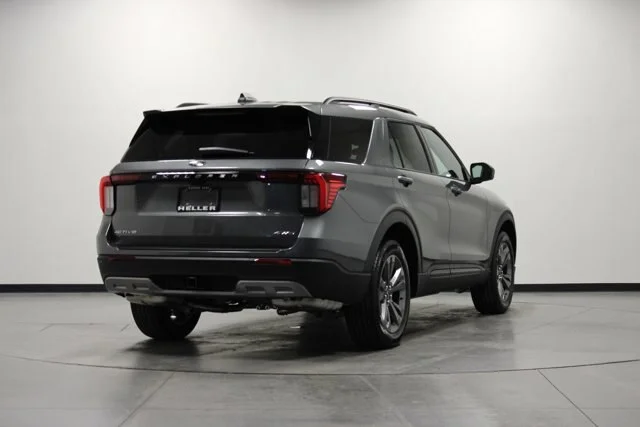 New 2026 Carbonized Gray Metallic Ford Active image 28