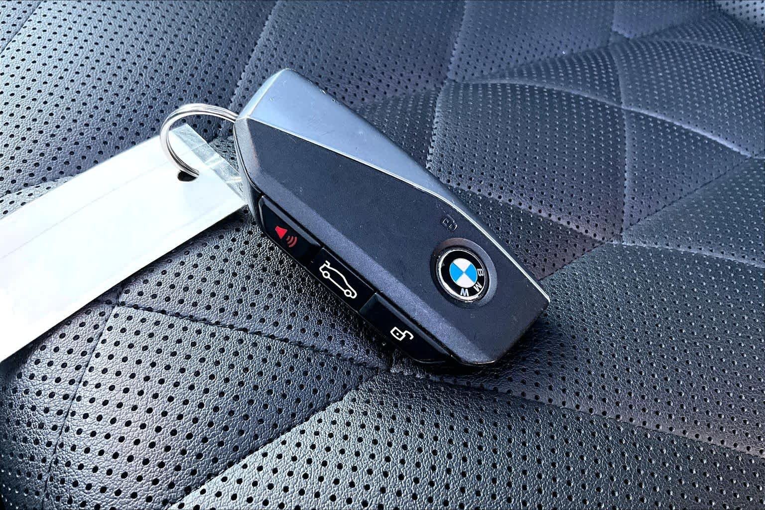Used 2026  BMW xDrive40i image 15