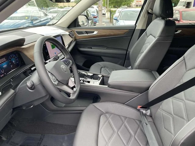 2025 Volkswagen Atlas SE w/Tech - Photo 15