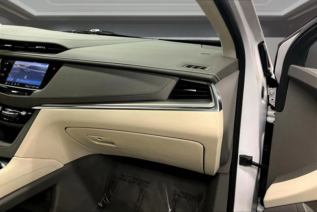 Used 2023 Crystal White Tricoat Cadillac Premium Luxury image 26