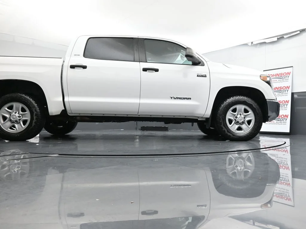 Used 2021 White Toyota SR5 image 40