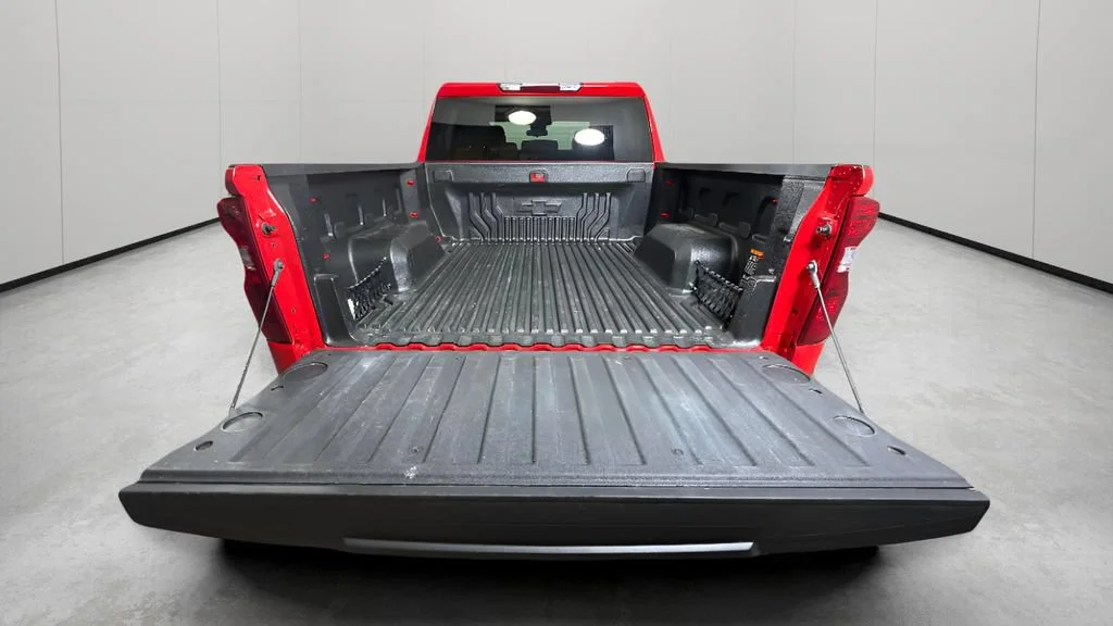 Used 2025 Red Hot Chevrolet Custom image 29