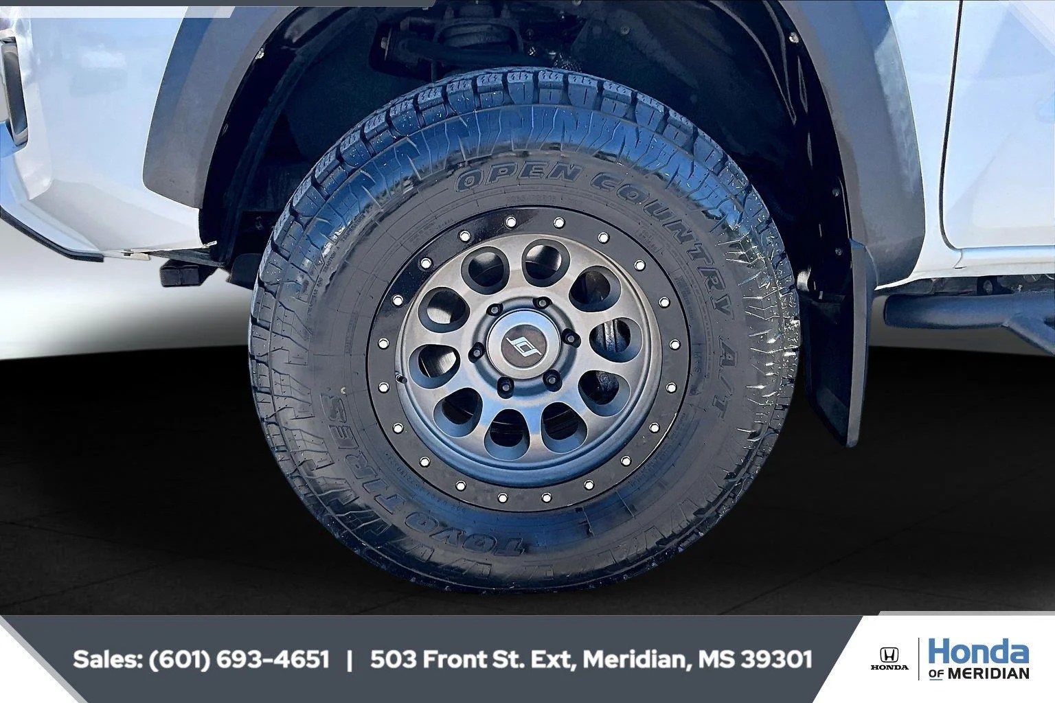 Used 2017 Super White Toyota TRD Off-Road image 7