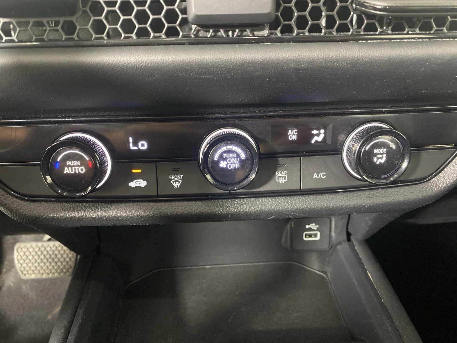 Used 2023 Modern Steel Metallic Honda LX image 21
