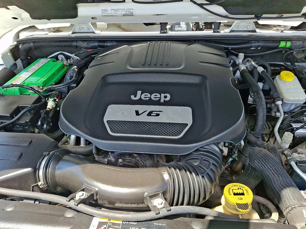 Used 2018 Bright White Clearcoat Jeep Sahara image 30