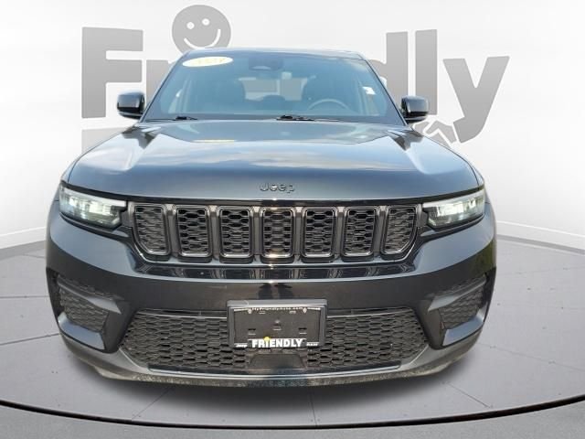 Used 2023 Black Jeep Altitude X image 8