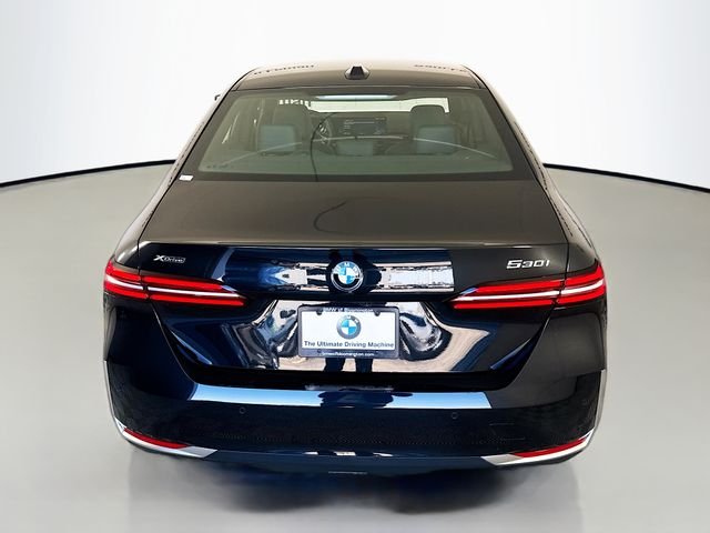 2025 BMW 5 Series 530i - Photo 6