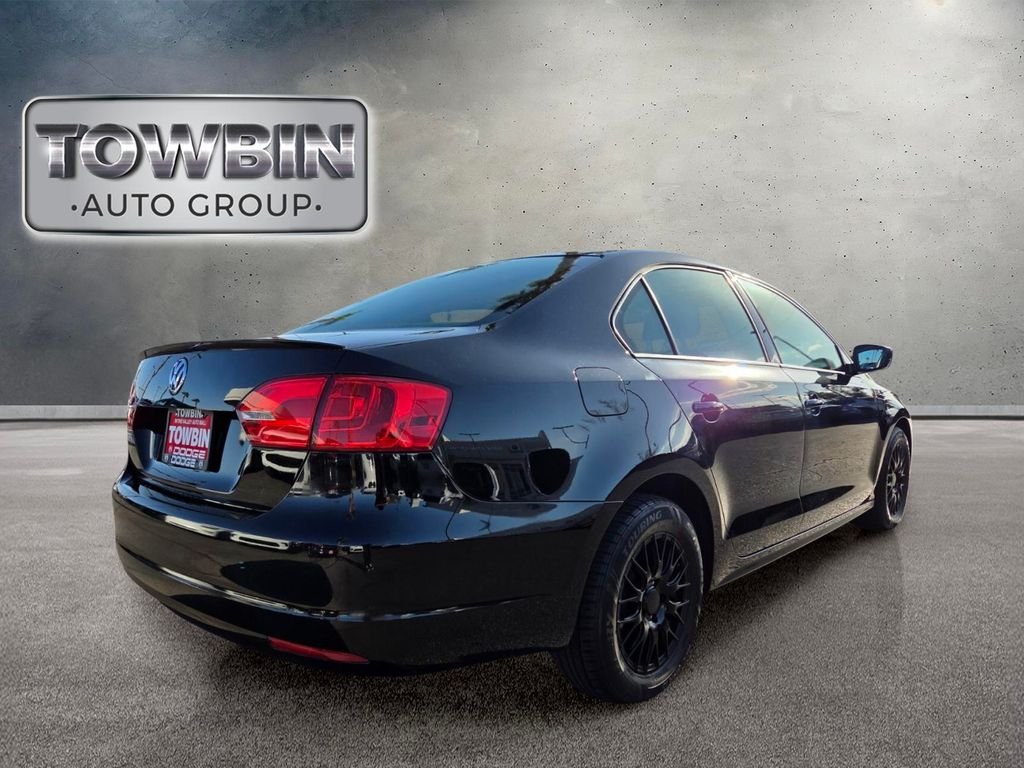 Used 2013 Black Volkswagen 2.0L S image 4