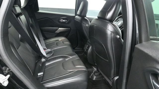 Used 2021 Black Jeep Latitude Lux image 9