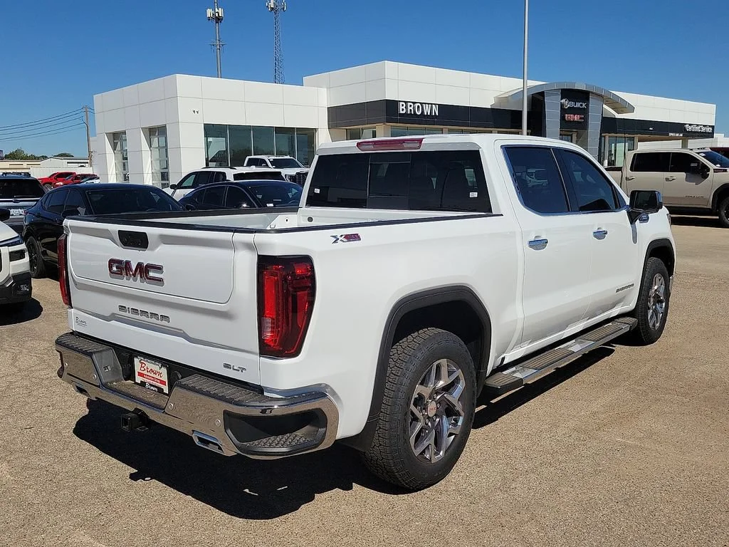2026 GMC Sierra 1500 SLT - Photo 11