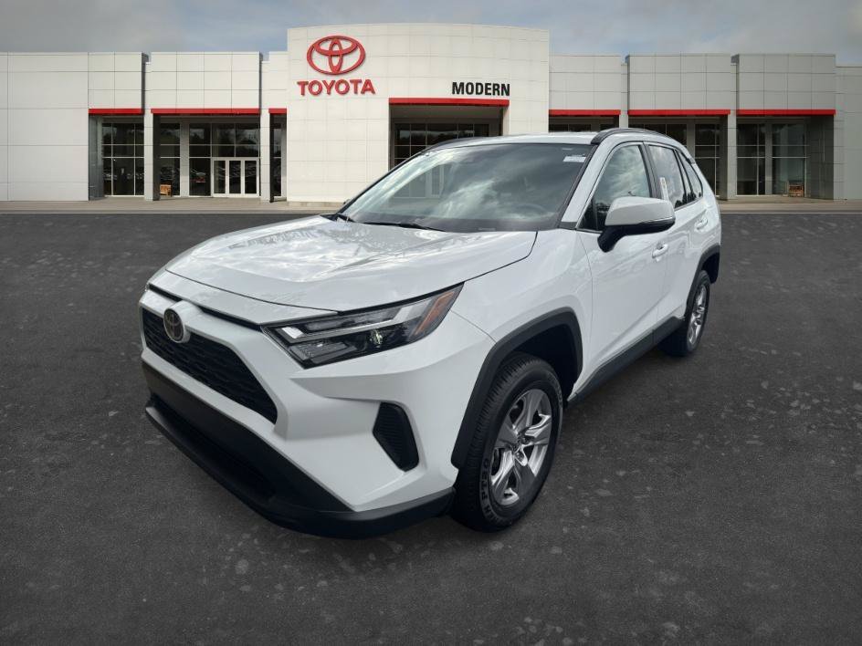 Used 2025 Ice Cap Toyota XLE image 1