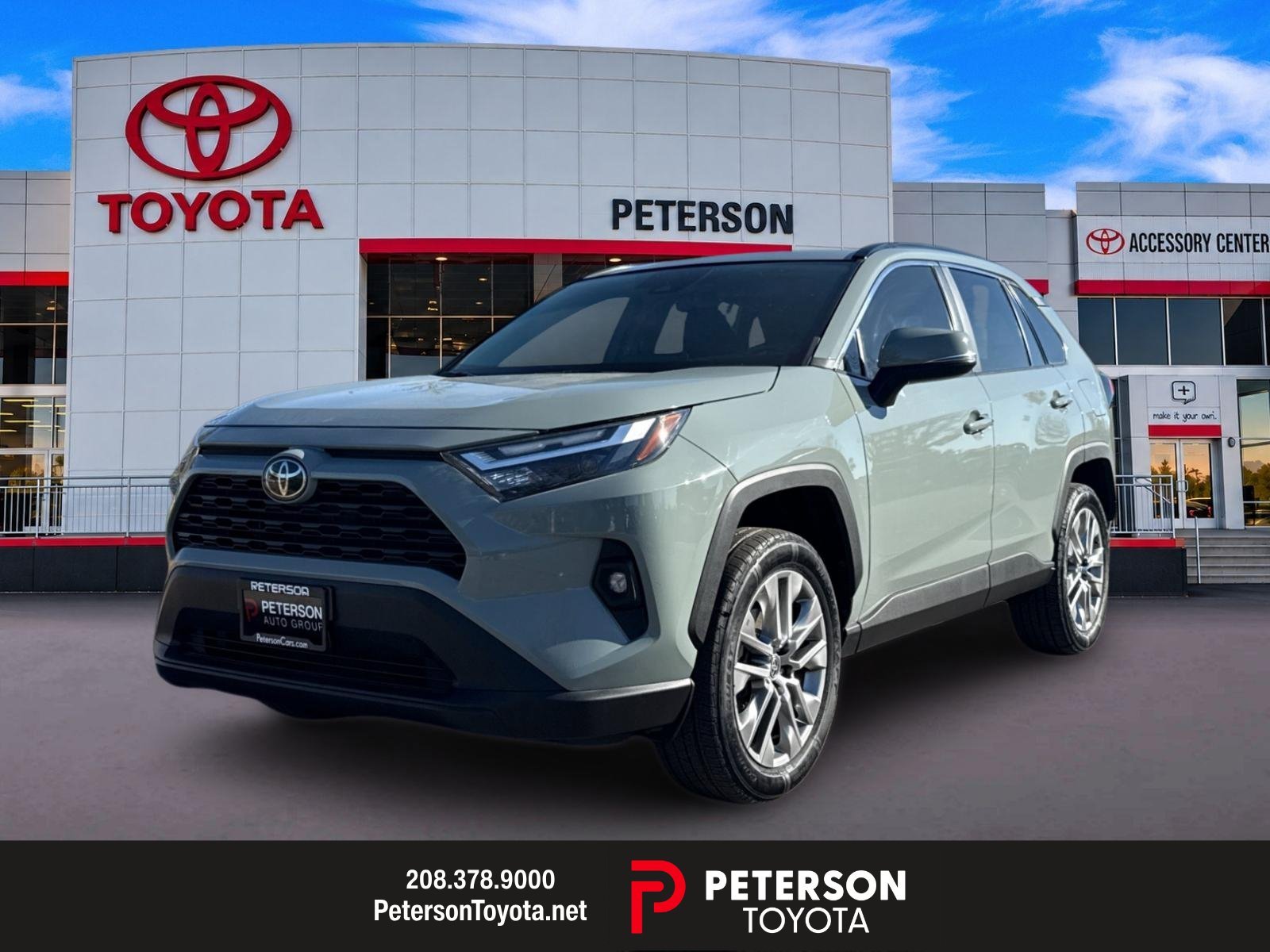 Used 2023  Toyota XLE Premium image 7
