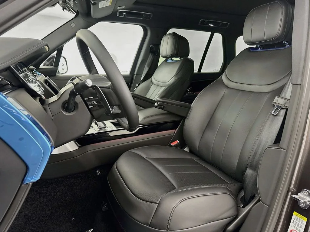 New 2026 Charente Grey Land Rover SE image 21