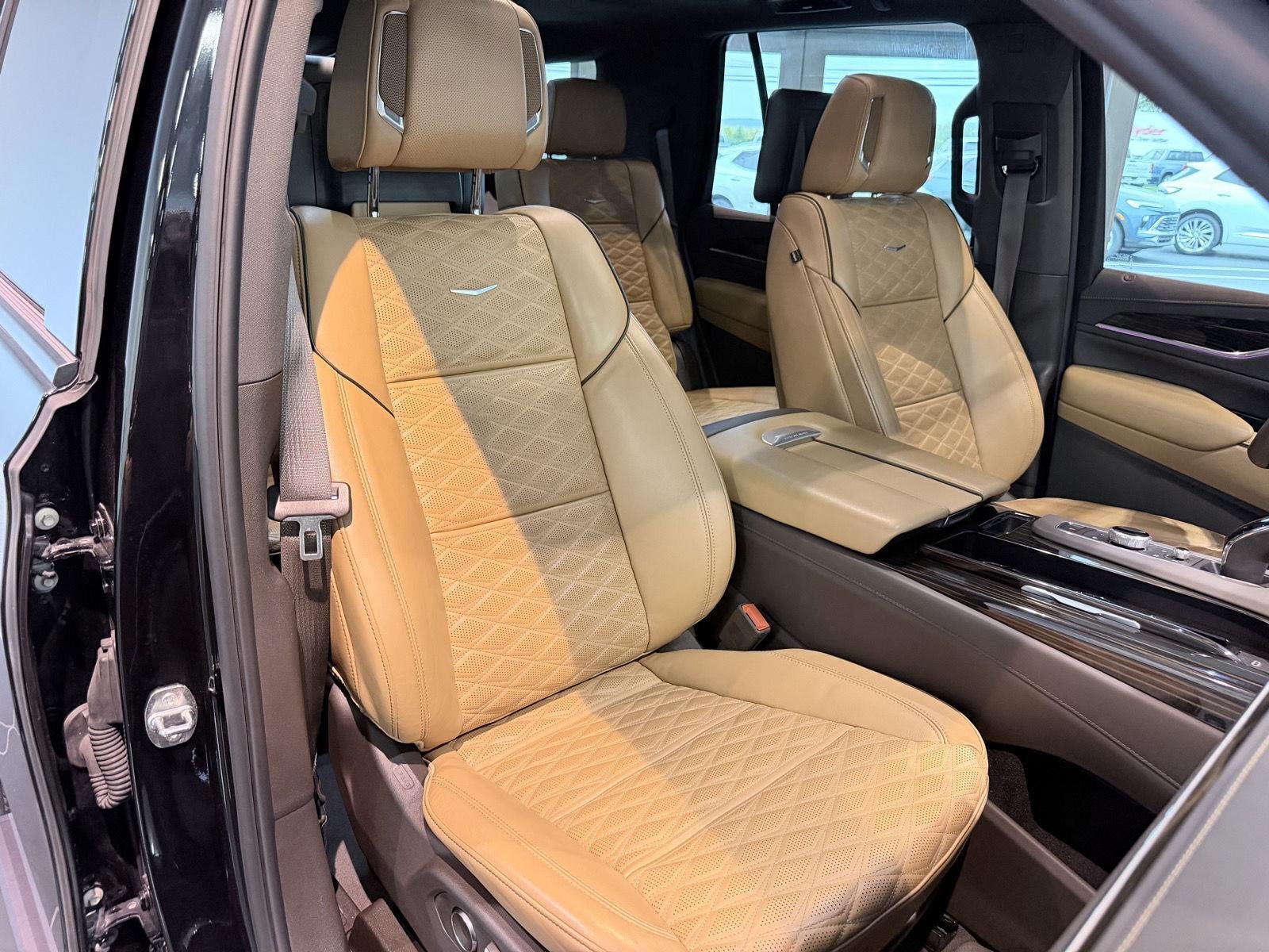 2024 Cadillac Escalade Sport - Photo 37