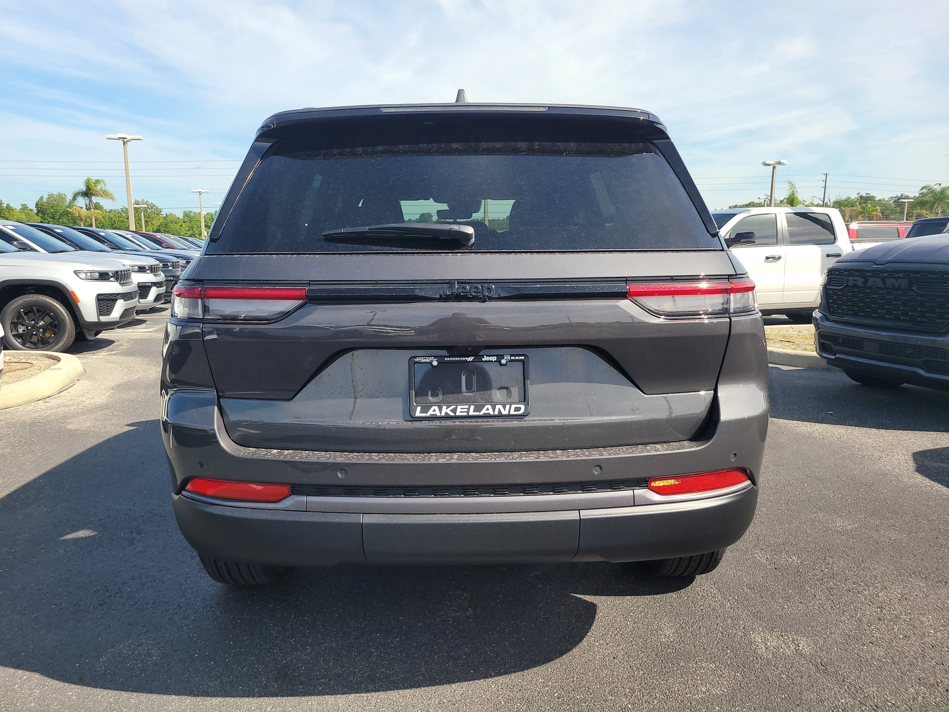 New 2026 Baltic Gray Metallic Clearcoat Jeep Laredo Altitude image 7