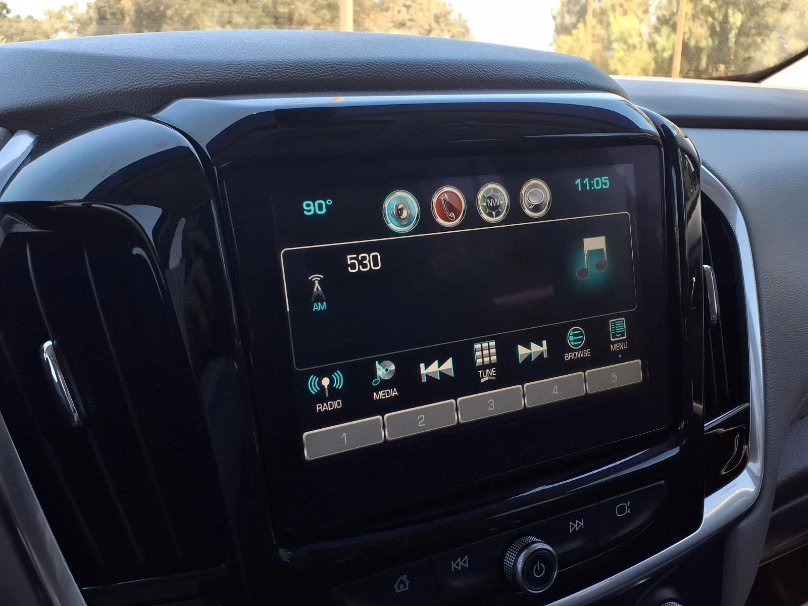 Used 2019 White Chevrolet 3LT image 8