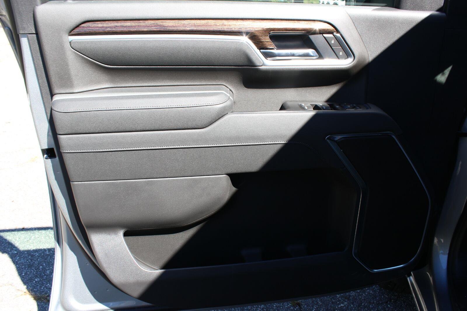 New 2026 Sterling Metallic GMC SLE image 16