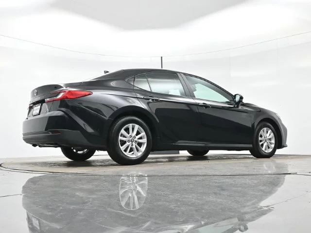 Used 2025 Midnight Black Me Toyota LE image 28