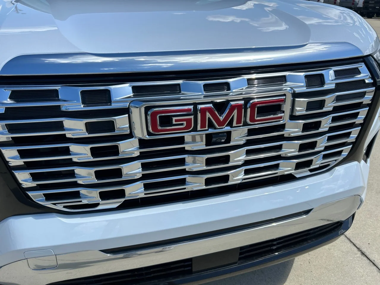 New 2027 Glacier White Tricoat GMC Denali image 9